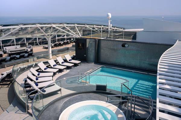 MSC_Yacht_Club_Pool.jpg